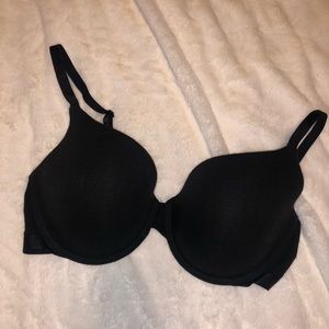 Victoria’s Secret 32DDD Black T-Shirt Lined Demi Wired Bra